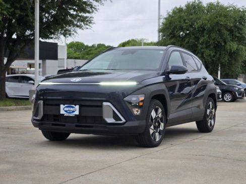 Certified 2025 Hyundai Kona SEL FWD image 3