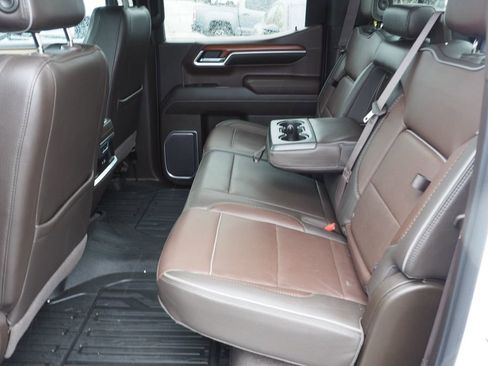 Used 2022 GMC Sierra 1500 Denali w/ Denali Reserve Package AWD/4WD image 15