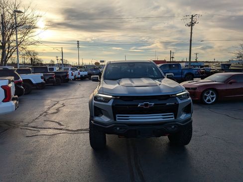Used 2024 Chevrolet Colorado ZR2 w/ ZR2 Bison Edition image 3