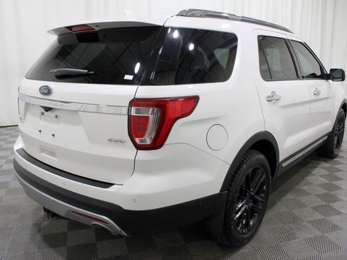 Used 2017 Ford Explorer Limited w/ Equipment Group 301A AWD/4WD image 31
