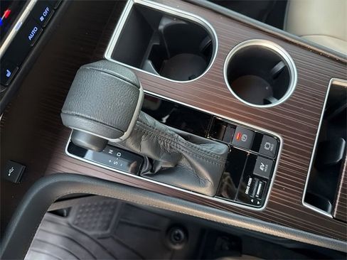 Certified 2021 Toyota Sienna XLE image 24