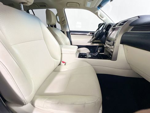 Used 2020 Lexus GX 460 Premium image 31