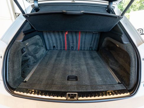Used 2023 Bentley Bentayga AWD/4WD image 34