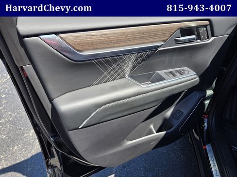 Certified 2026 GMC Acadia Denali w/ Super Cruise Package AWD/4WD image 33