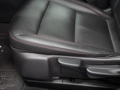 Used 2025 Chevrolet Trax RS w/ Driver Confidence Package FWD image 7