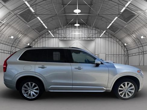 Used 2018 Volvo XC90 T5 Momentum w/ Convenience Package FWD image 8