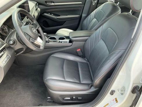 Used 2023 Nissan Altima 2.5 SR w/ SR Premium Package AWD/4WD image 13