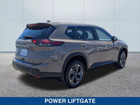 Used 2025 Nissan Rogue SV FWD image 5