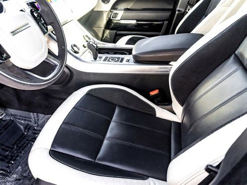 Used 2022 Land Rover Range Rover Sport HST image 15