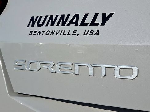 Used 2025 Kia Sorento S FWD image 13