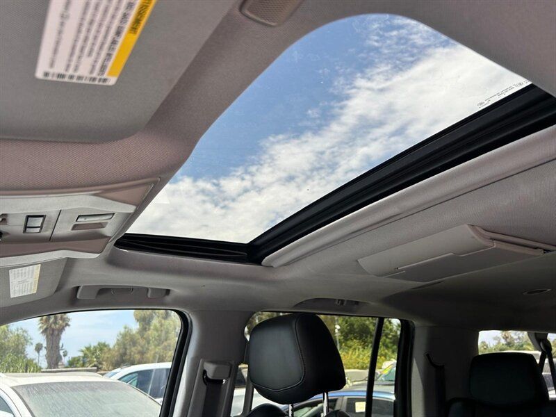 Used 2017 Cadillac Escalade ESV Premium Luxury AWD/4WD image 20