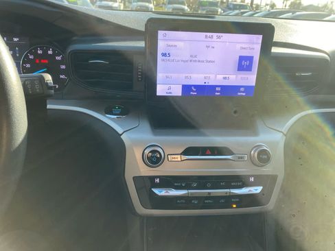 Used 2020 Ford Explorer XLT image 15