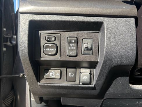 Used 2019 Toyota Tundra SR5 image 10