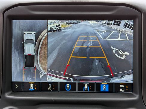 Used 2021 GMC Sierra 2500 AT4 w/ AT4 Preferred Package image 14