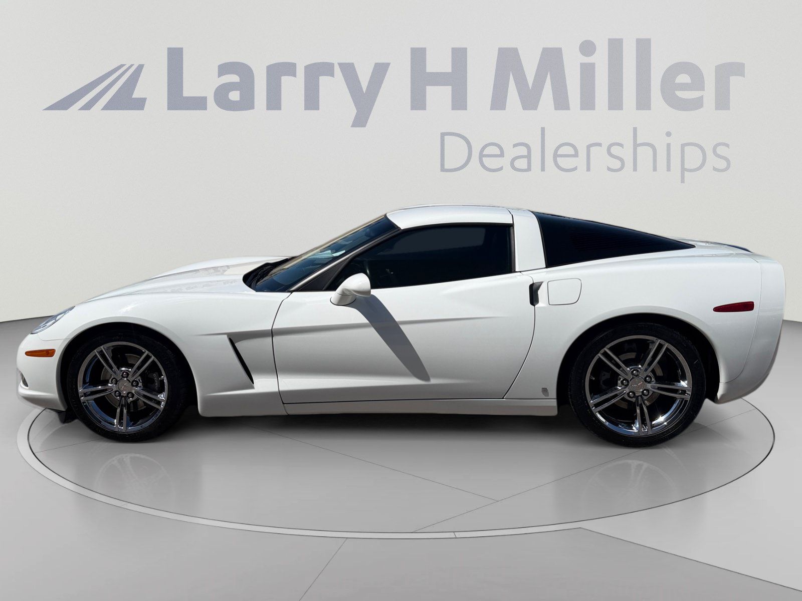 Used 2008 Chevrolet Corvette Coupe RWD image 2