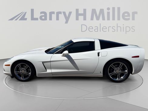 Used 2008 Chevrolet Corvette Coupe RWD image 2