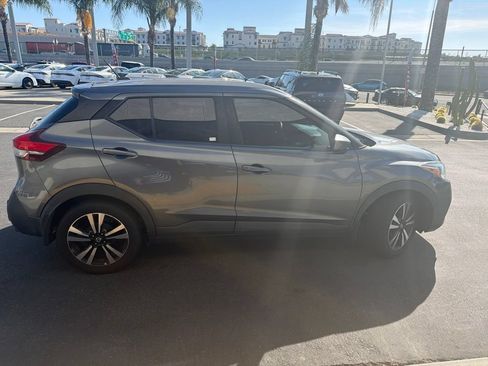 Used 2020 Nissan Kicks SV FWD image 7