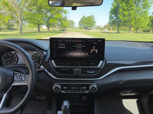 Used 2022 Nissan Altima 2.5 S FWD image 4