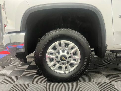 Used 2025 Chevrolet Silverado 2500 LT w/ Convenience Package image 23