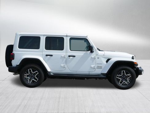 Used 2024 Jeep Wrangler Unlimited Sahara w/ Safety Group AWD/4WD image 6