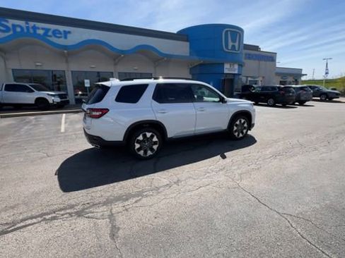 New 2026 Honda Pilot Elite image 9