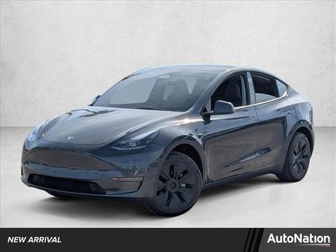 Used 2025 Tesla Model Y Long Range image 1