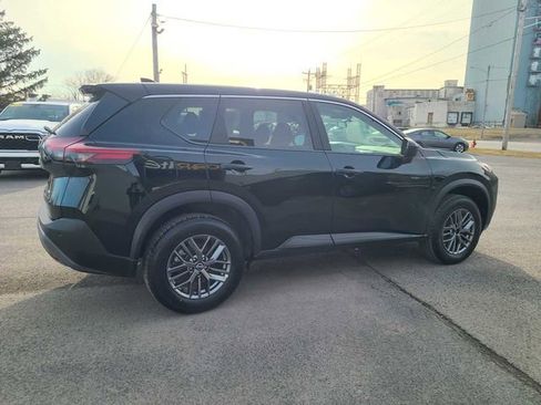 Used 2023 Nissan Rogue S image 5