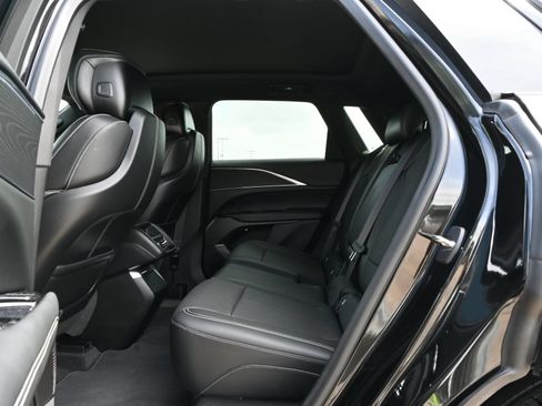 Certified 2024 Cadillac Lyriq Luxury RWD image 19