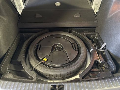 Used 2023 Volkswagen Taos SEL image 39