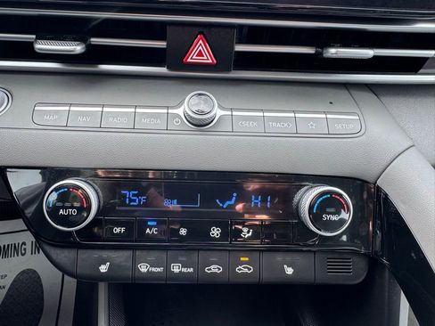 Certified 2023 Hyundai Elantra SEL w/ Convenience Package FWD image 27