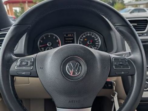 Used 2010 Volkswagen Eos Komfort image 11