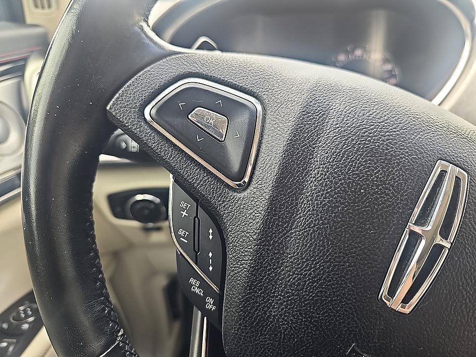 Used 2017 Lincoln MKX Black Label w/ Driver Assistance Package FWD image 20