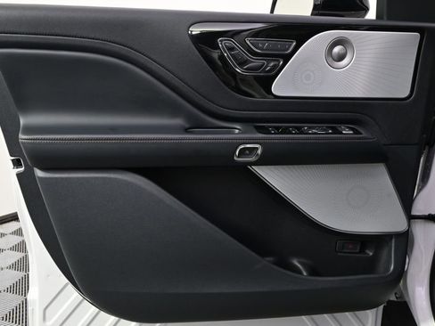 New 2026 Lincoln Aviator Reserve image 23