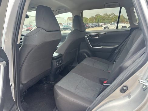 Used 2025 Toyota RAV4 XLE FWD image 11