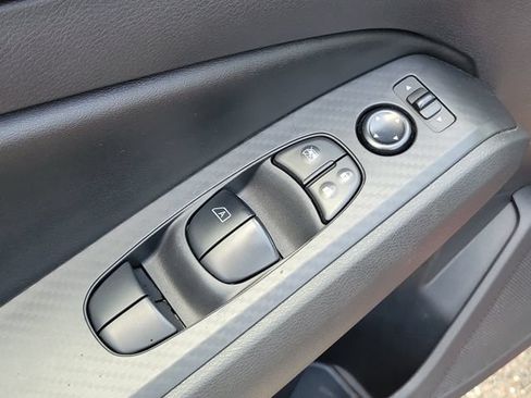 Used 2025 Nissan Altima 2.5 SV FWD image 18