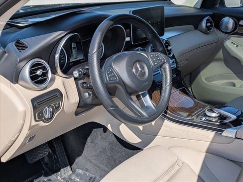 Used 2018 Mercedes-Benz GLC 300 4MATIC image 10