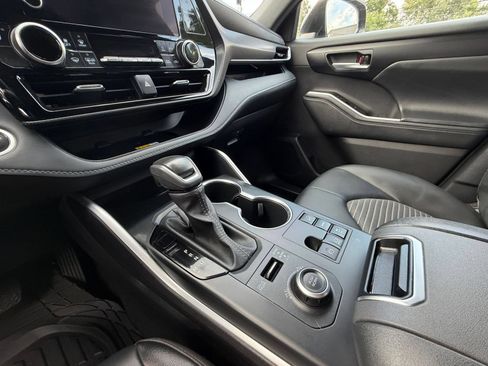 Used 2025 Toyota Highlander XSE AWD/4WD image 44