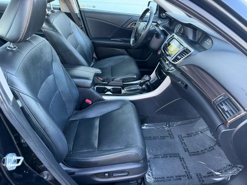 Used 2017 Honda Accord EX-L image 18