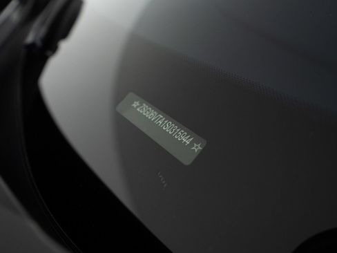 Certified 2025 Ferrari Purosangue AWD/4WD image 15