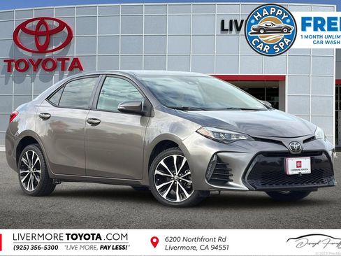 Used 2018 Toyota Corolla SE w/ SE Premium Package FWD image 1