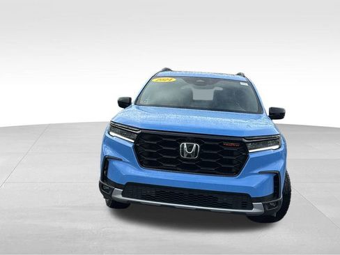Used 2024 Honda Pilot TrailSport image 2