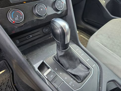 Used 2019 Volkswagen Tiguan S w/ Driver Assistance Package FWD image 15