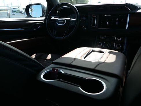 Used 2023 GMC Yukon Denali Ultimate image 24