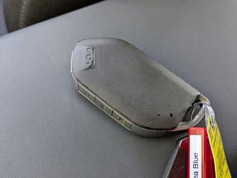 Used 2025 Kia K4 LXS image 30