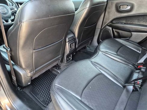 Used 2019 Jeep Compass Latitude AWD/4WD image 16