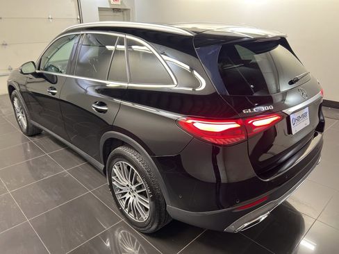 Used 2023 Mercedes-Benz GLC 300 4MATIC image 4