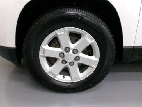 Used 2016 GMC Acadia SLE AWD/4WD image 3