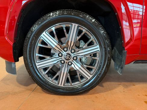 Used 2023 Toyota Sequoia Capstone image 11