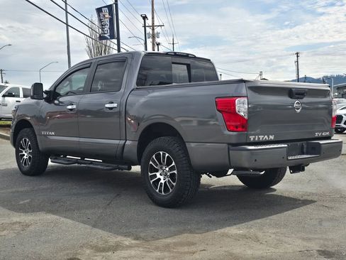 Used 2021 Nissan Titan SV w/ SV Convenience Package AWD/4WD image 5