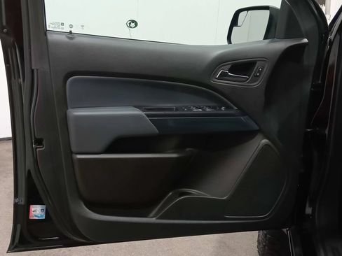 Used 2022 Chevrolet Colorado Z71 AWD/4WD image 18